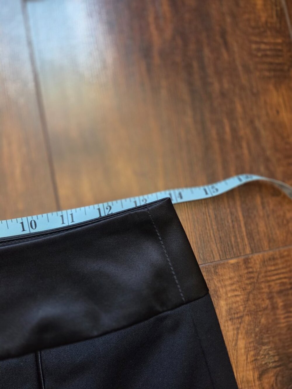 H&M Black Satin-Trimmed Pencil Skirt Career Office Staples Size 6 - Picture 9 of 10